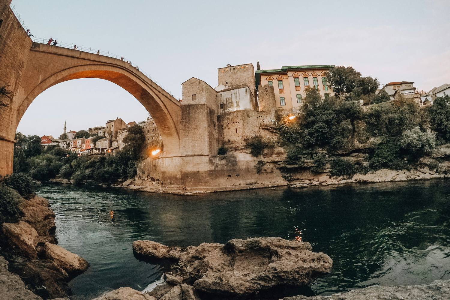 Stari most u Mostaru preko Neretve